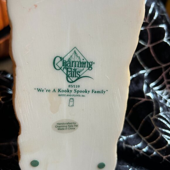 Charming Tails HALLOWEEN “We’re a Kooky Spooky Family” (85/119) - Picture 12 of 12